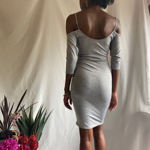 Off the shoulder style H&M Grey dress - Picture 4 of 4